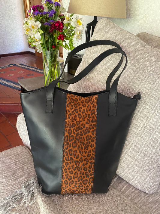 Cartera Julia cuero negro y animal print