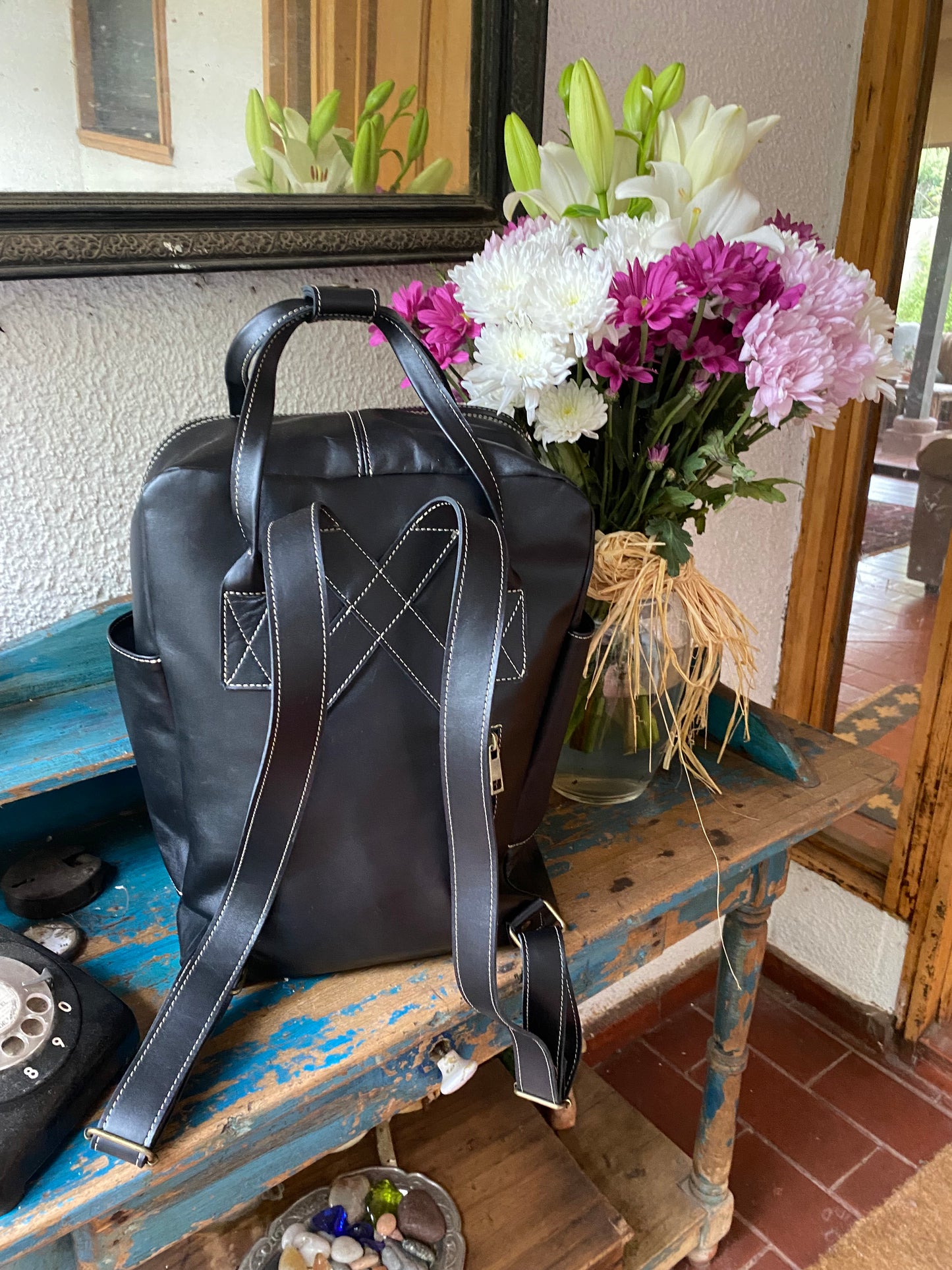 Mochila en cuero negro