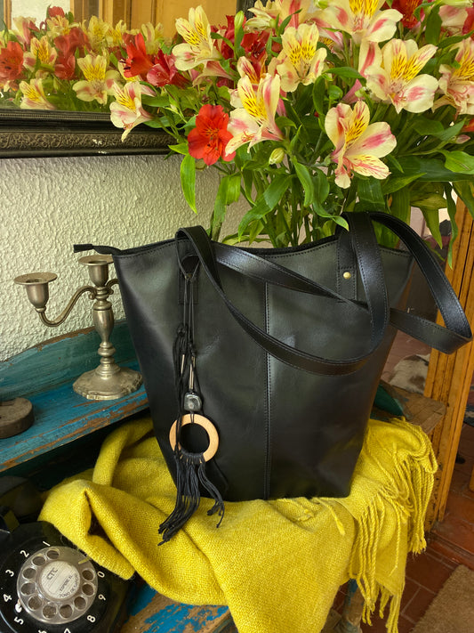 Cartera Julia Cuero Negro.