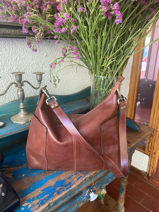 Cartera Olivia, cuero Chocolate.