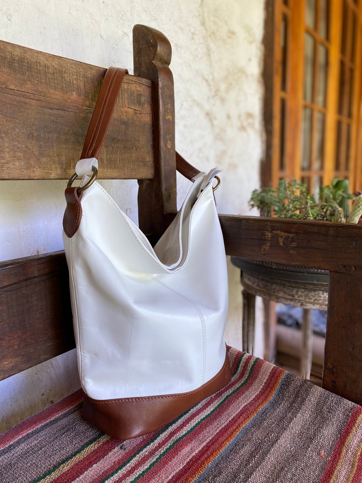 Cartera argollas blanca