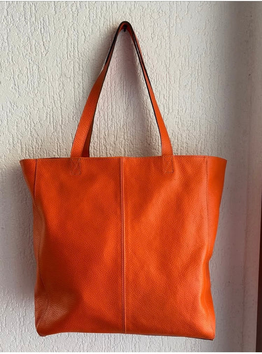 Cartera Sophia cuero Naranjo.